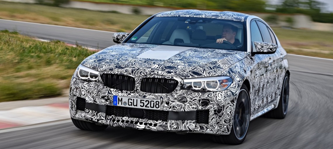 Новий BMW M5 з системою інтелектуального повного приводу M <span class="little">x</span>Drive.